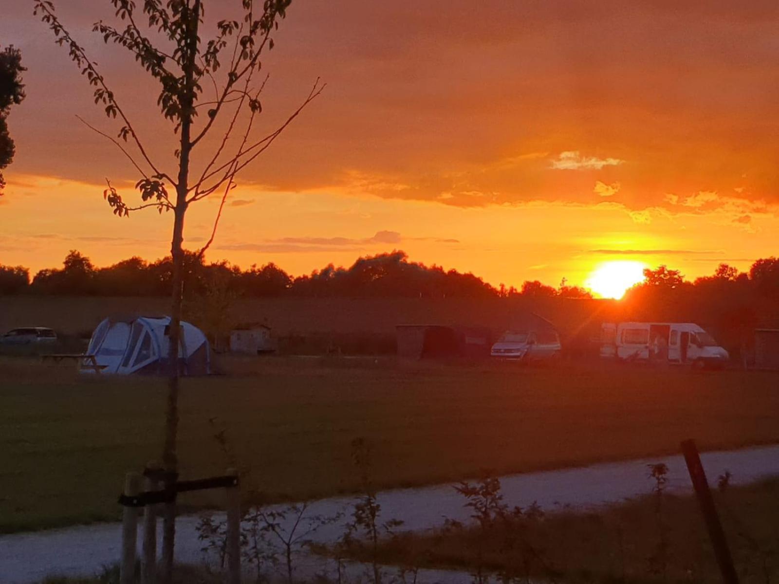 De Hazelaarshof Luxe Glampingtent Bij Natuurgebied De Millingerwaard Kekerdom Esterno foto